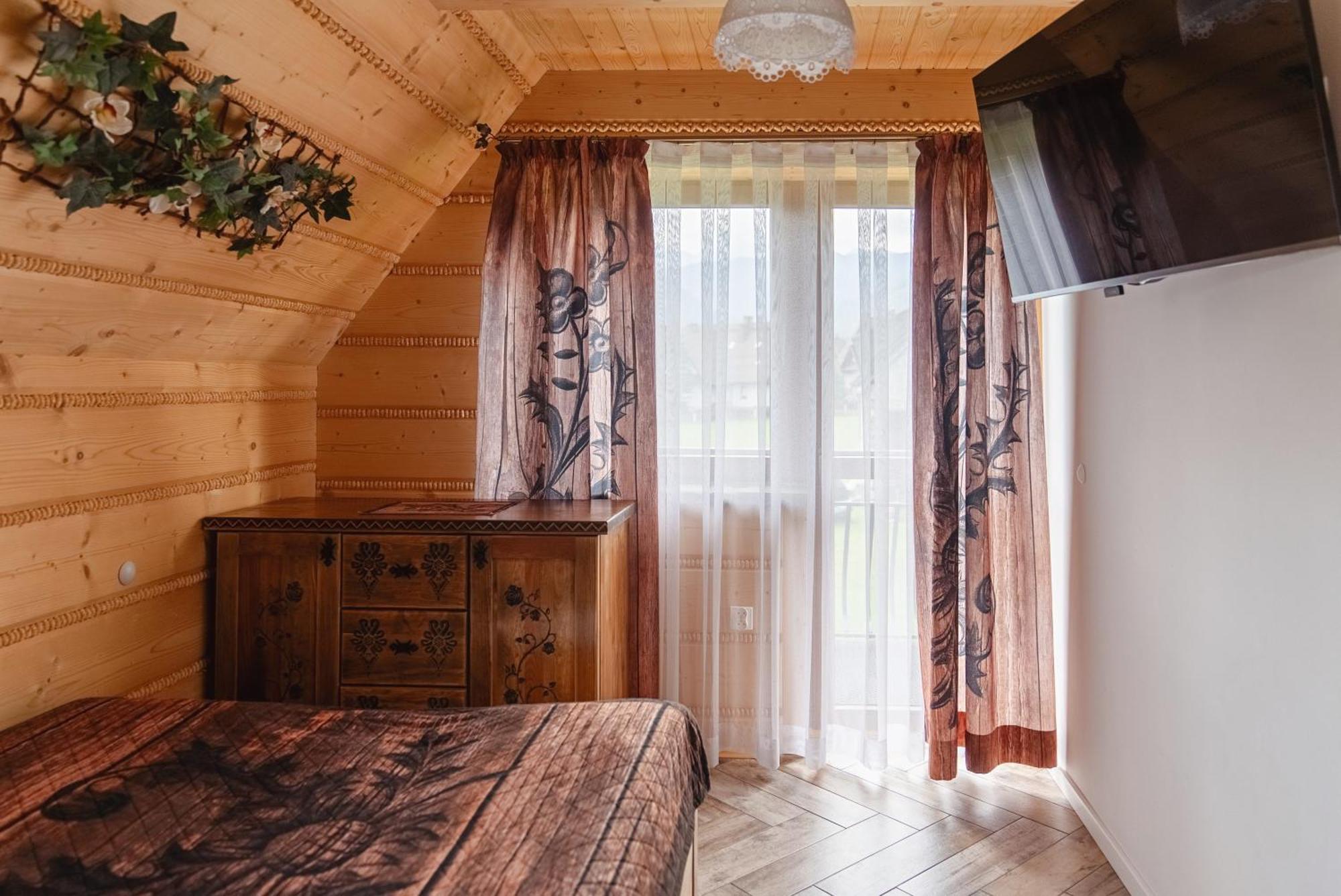 Szafran Z Widokiem Na Gory Zakopane